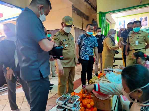 Belanja di Pasar Tradisional