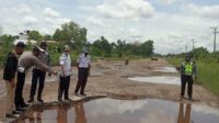 Pemerintah Provinsi Kalimantan Tengah (Kalteng) dinilai sudah tak berdaya memperbaiki Jalan Moh Hatta (jalur lingkar selatan) yang rusak parah