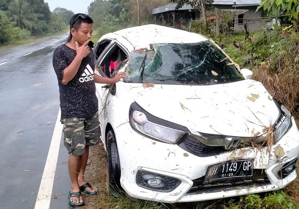 Sekdes Riam Durian Kecelakaan Di Jalan Raya