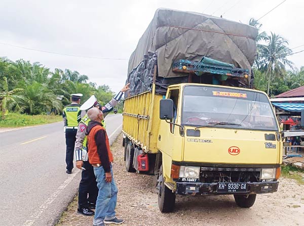 Aparat kepolisian di Kalimantan Tengah (Kalteng) menindak sebanyak 1.839 truk Over Dimension Overloading (ODOL) selama Februari-Maret 2022