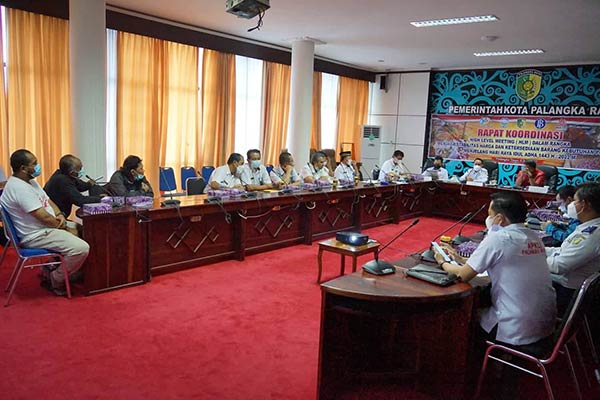 Sejumlah perwakilan pelangsir berdialog dengan Wali Kota Palangka Raya Fairid Naparin