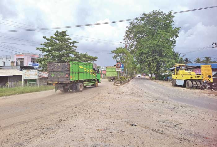 jalan rusak hm arsyad