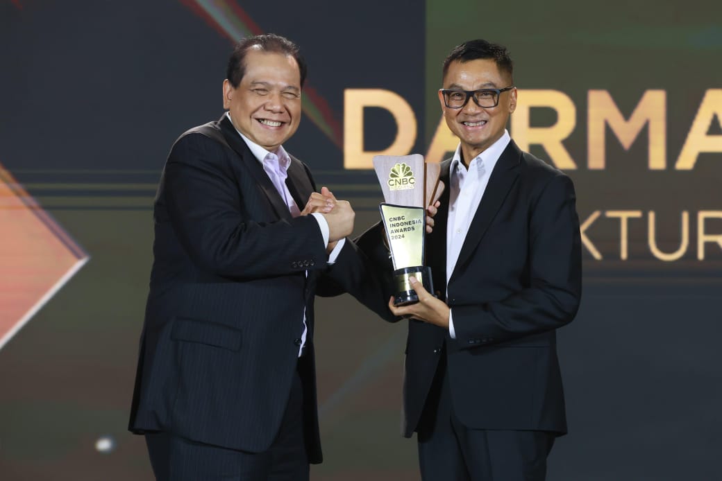 Tiga Kali Berturut-Turut, Dirut PLN Darmawan Prasodjo Dinobatkan Jadi CEO Of The Year 2024