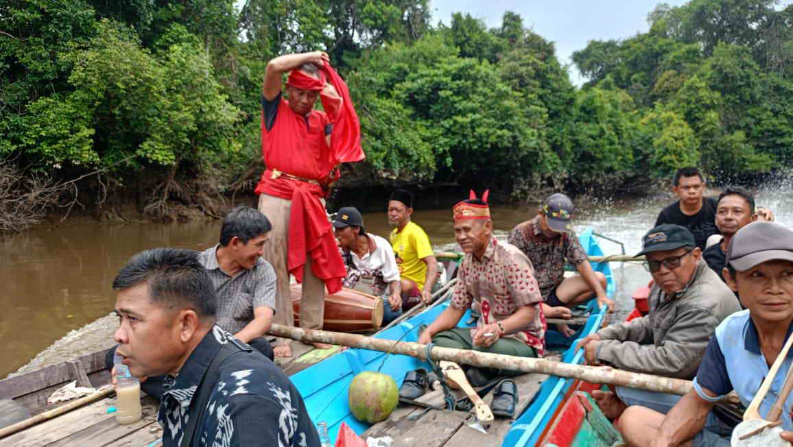 PT Uni Primacom dan PT HAL Gelar Ritual Menyanggar