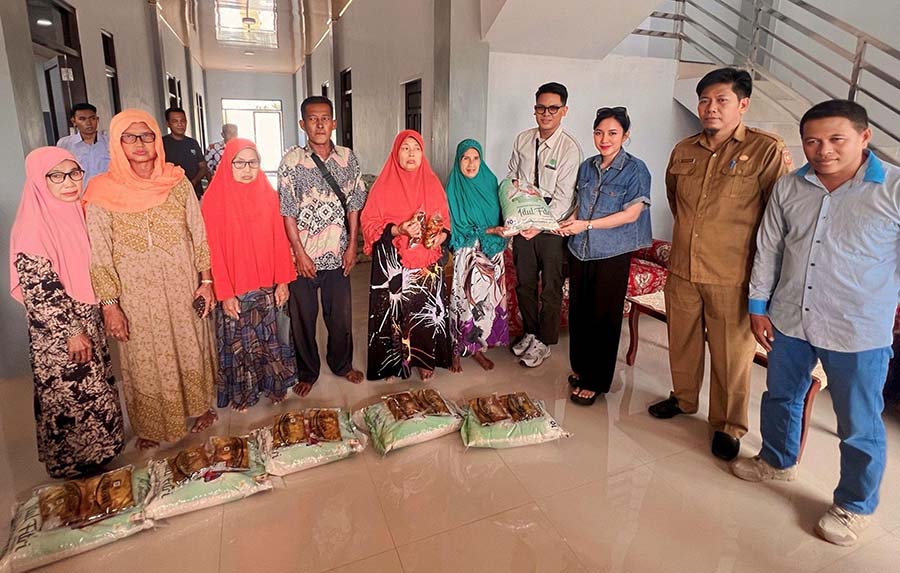 PT. Citra Borneo Utama Tbk Berikan Bantuan Paket Sembako ke Kumai Hulu dan Candi